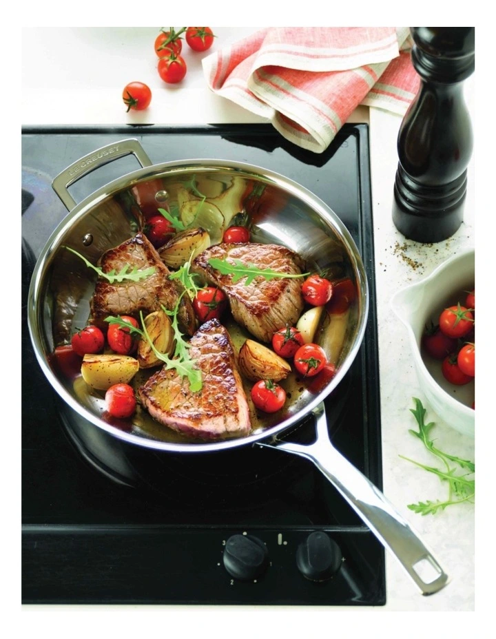 Le Creuset Classic 3-Ply Stainless Steel Frypan Uncoated 28cm 6 Le Creuset Classic 3-Ply Stainless Steel Frypan Uncoated 28cm - Image 4