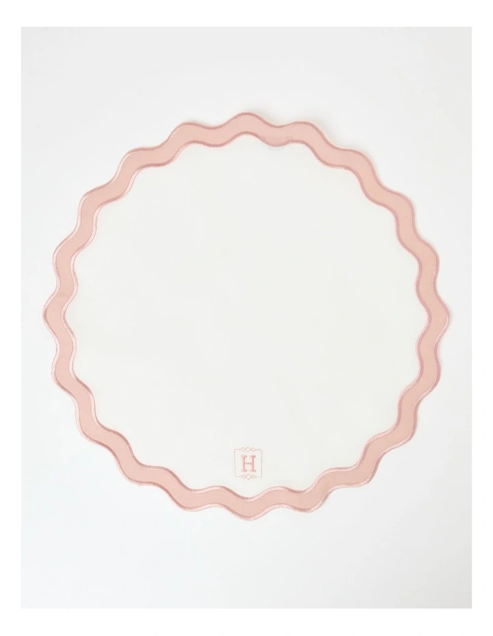 Heritage Florence Scalloped Edge Pink And White Napkins Set Of 4 In Pink/White 3 Heritage Florence Scalloped Edge Pink And White Napkins Set Of 4 In Pink/White