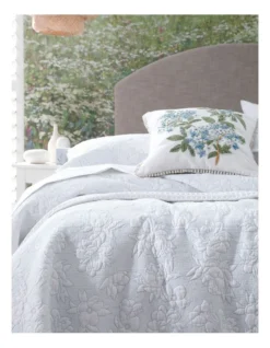 Posy Cushion In White/Blue -Furniture Series Store 962879950 962882920 3 720x928